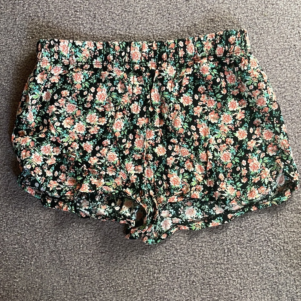Patterned shorts
